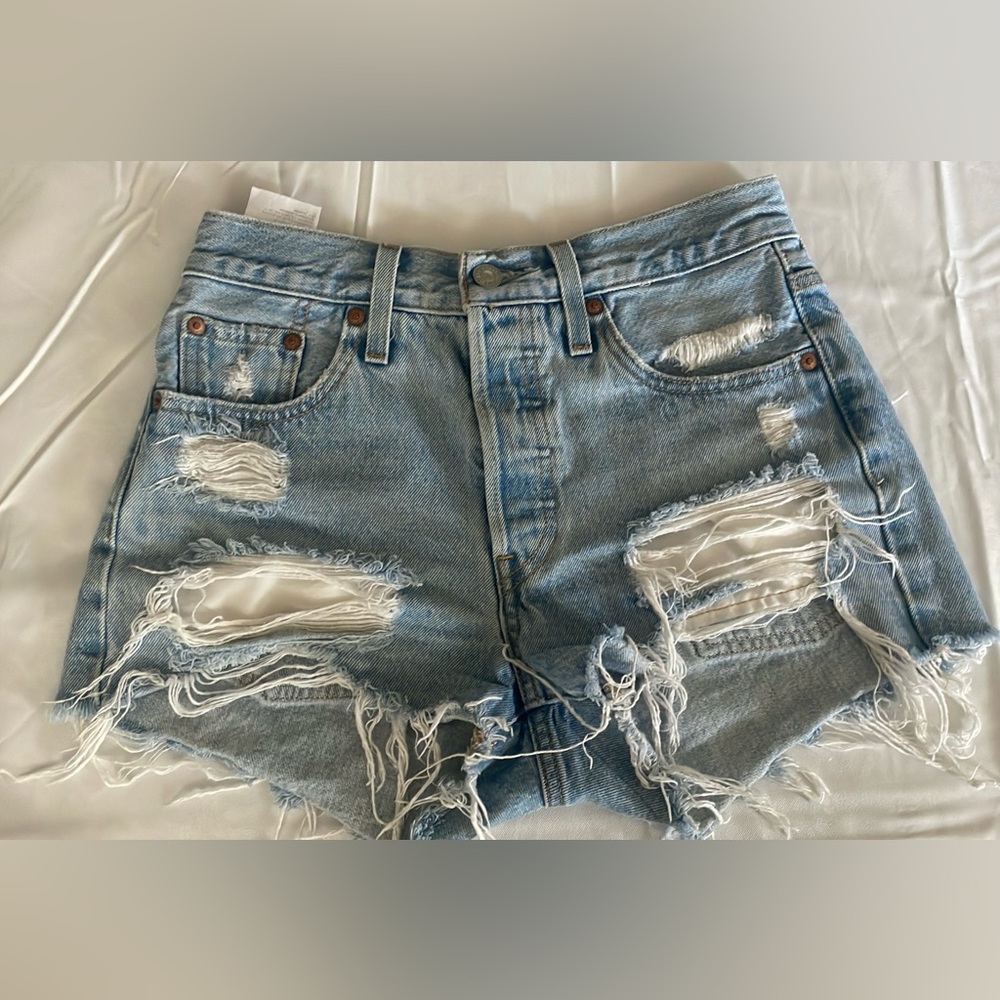 LEVIS DENIM SHORTS  SIZE W25